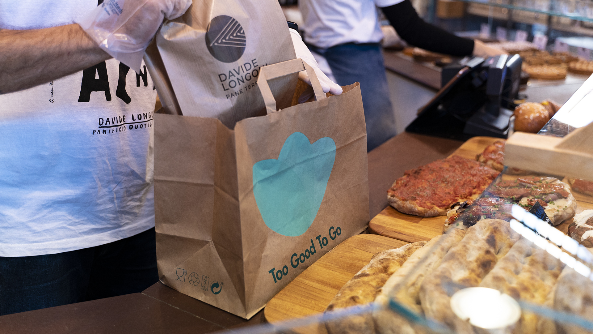 Lotta allo spreco alimentare: “surpise bag” all’Autogrill con Too Good To Go